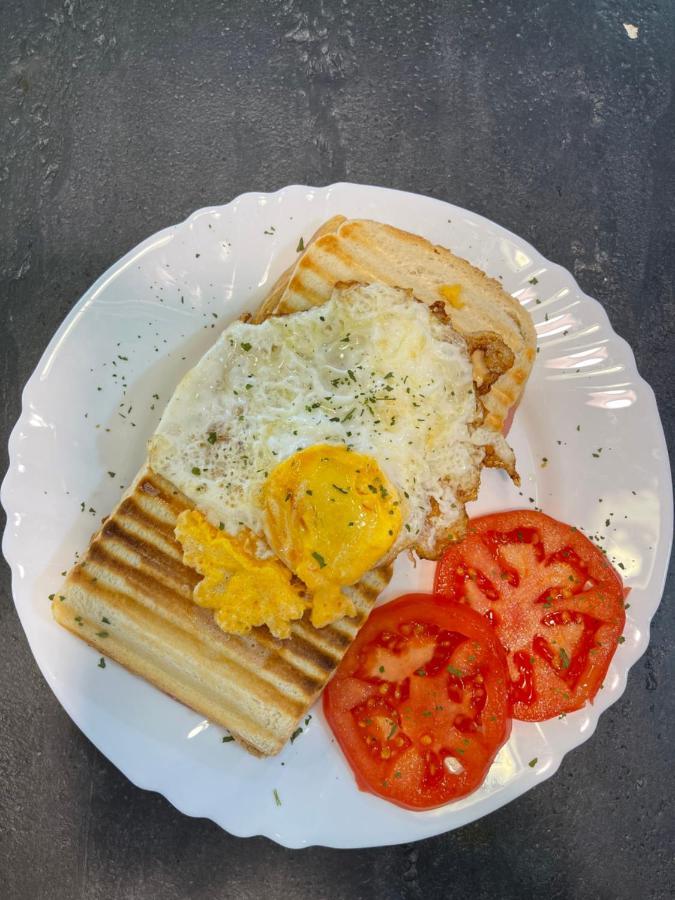 مبيت وإفطار Honey Valley بيلاسنيكا المظهر الخارجي الصورة