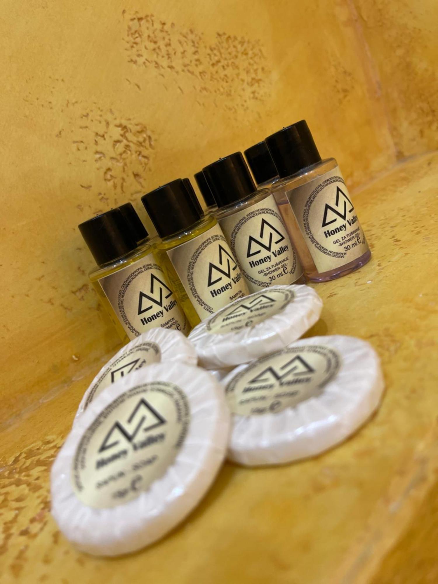 مبيت وإفطار Honey Valley بيلاسنيكا المظهر الخارجي الصورة